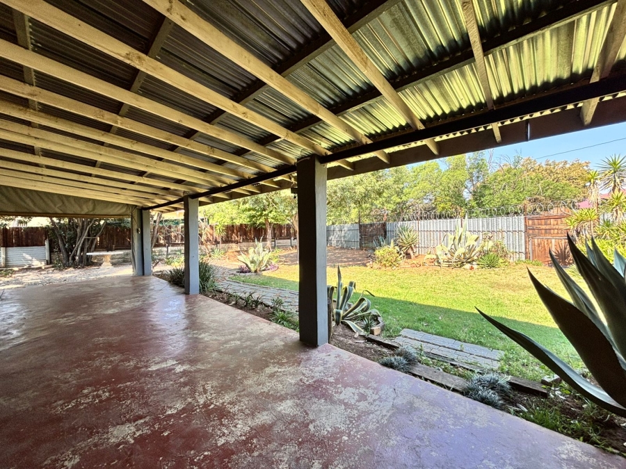 5 Bedroom Property for Sale in Parys Free State